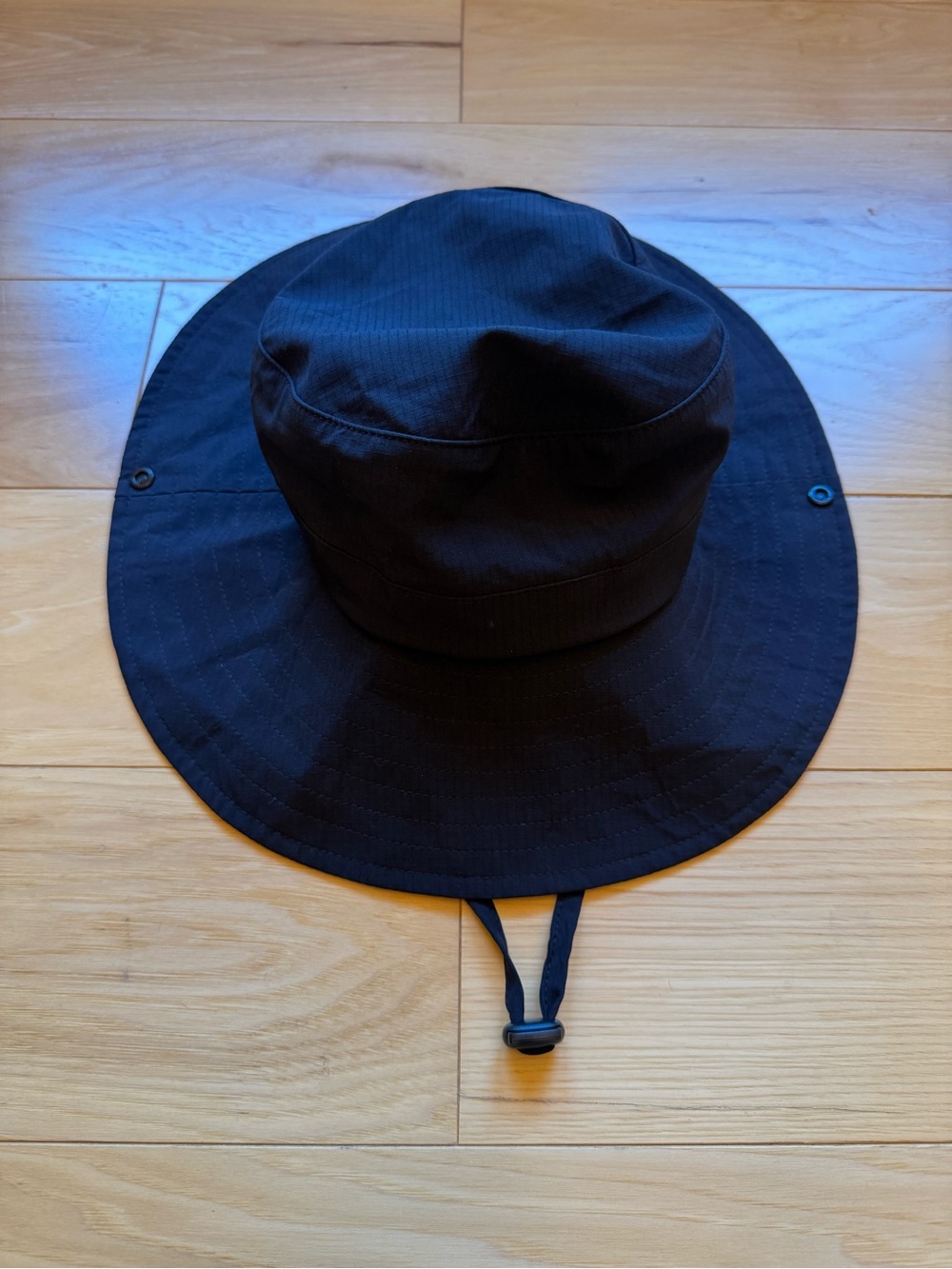Black bucket hat